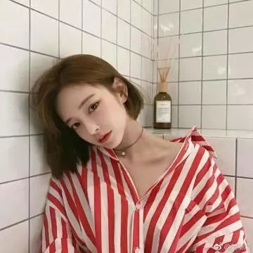 圆月迷离花